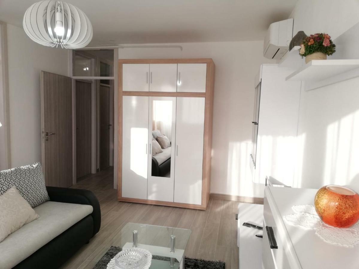 Apartment White Pula Dış mekan fotoğraf