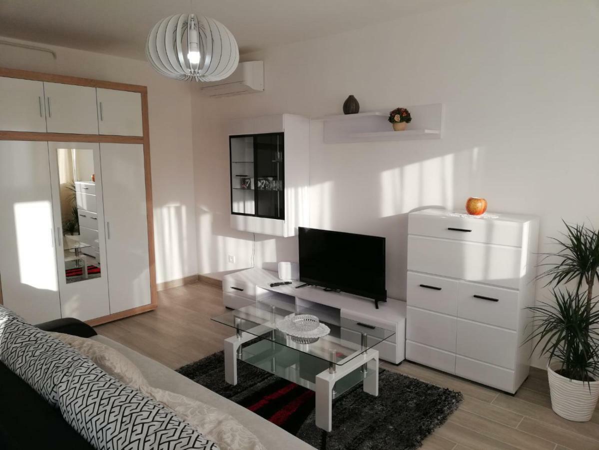 Apartment White Pula Dış mekan fotoğraf